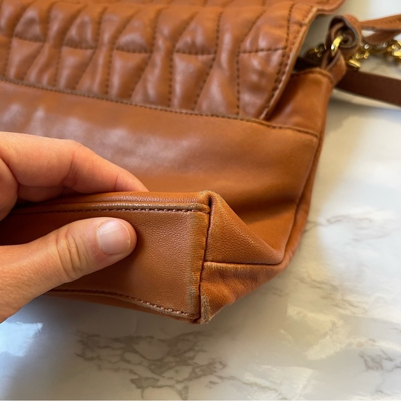 Badgley Mischka Quilted Brown Leather Shoulder Bag Flap Medium Sized Gold Chain - Picture 9 of 11